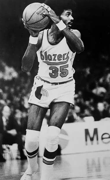 1972年NBA状元：洛约拉大学-拉鲁-马丁(LaRue Martin)
